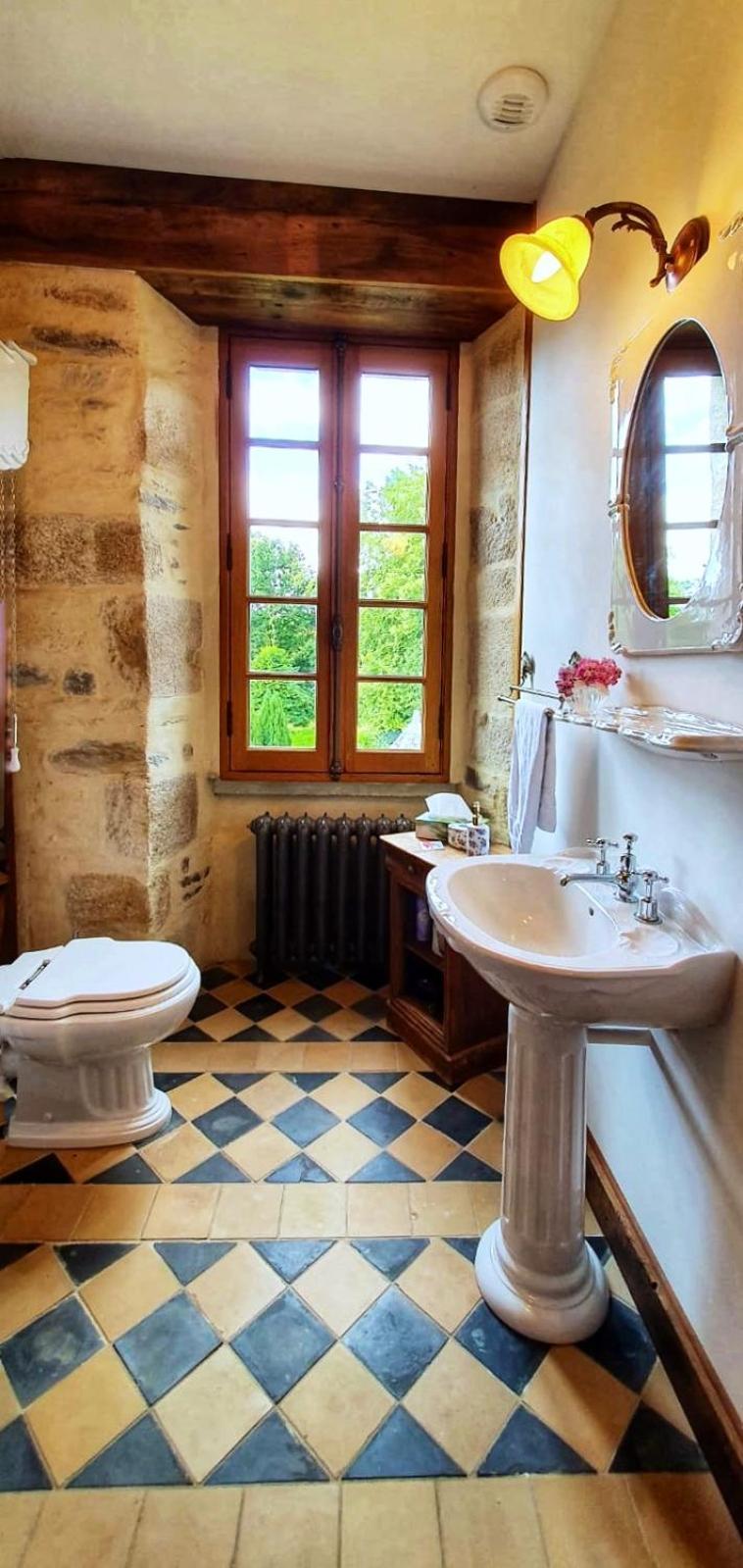 Chateau Isigny: Boutique B&B Near Mont Saint Michel Isigny-le-Buat Exterior photo