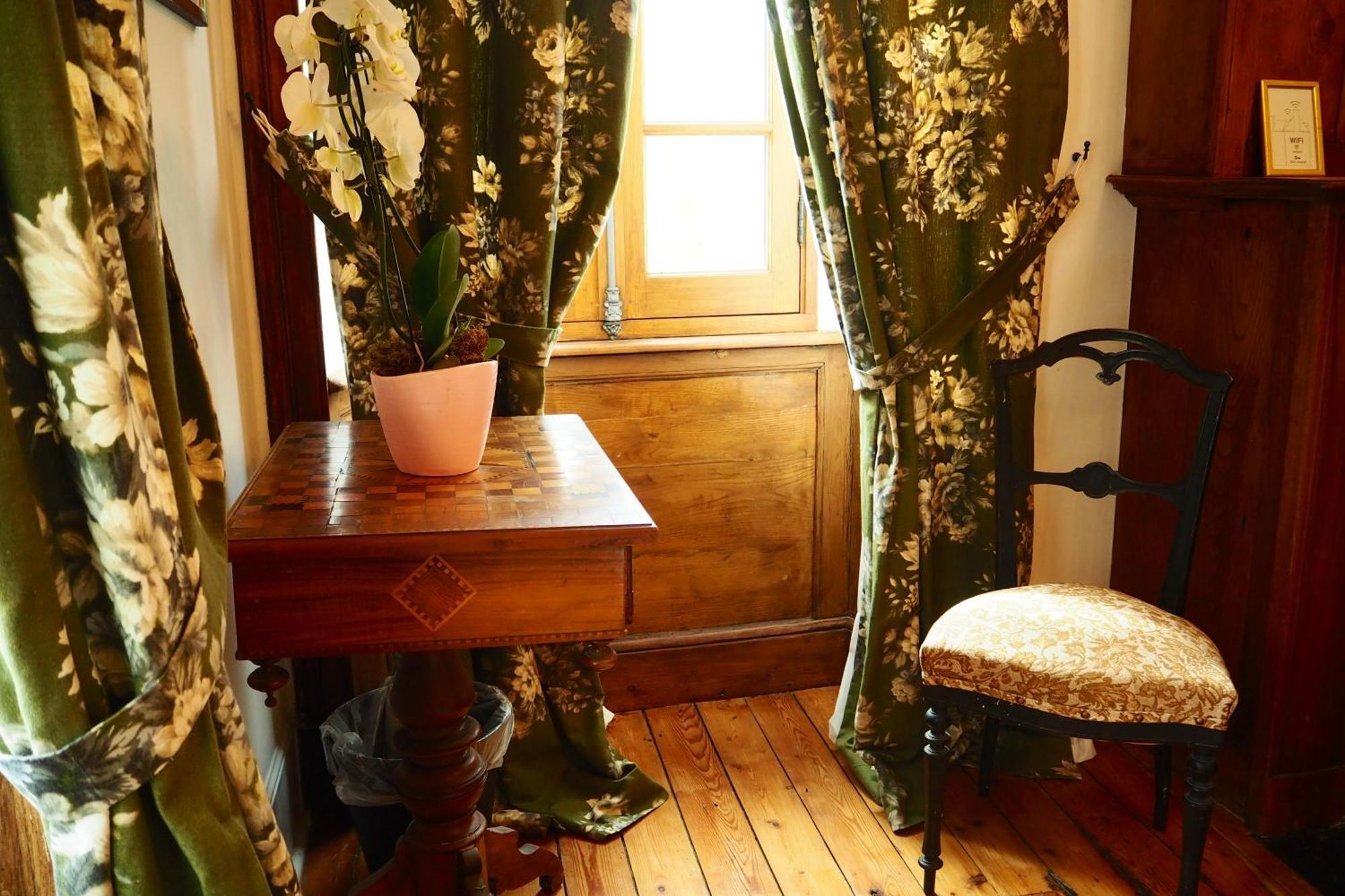 Chateau Isigny: Boutique B&B Near Mont Saint Michel Isigny-le-Buat Exterior photo