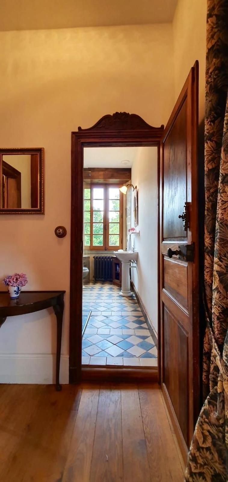 Chateau Isigny: Boutique B&B Near Mont Saint Michel Isigny-le-Buat Exterior photo