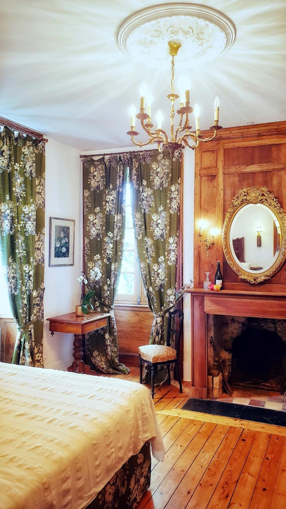 Chateau Isigny: Boutique B&B Near Mont Saint Michel Isigny-le-Buat Exterior photo