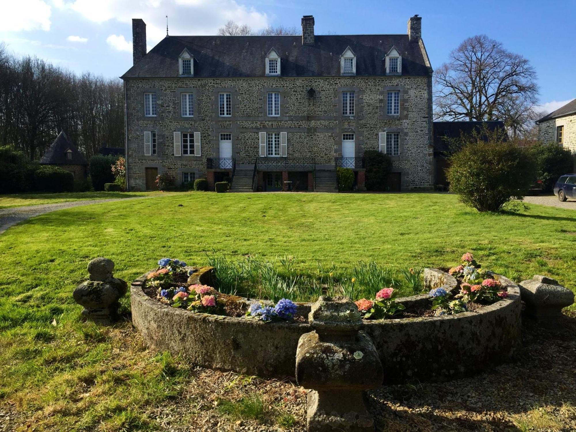 Chateau Isigny: Boutique B&B Near Mont Saint Michel Isigny-le-Buat Exterior photo